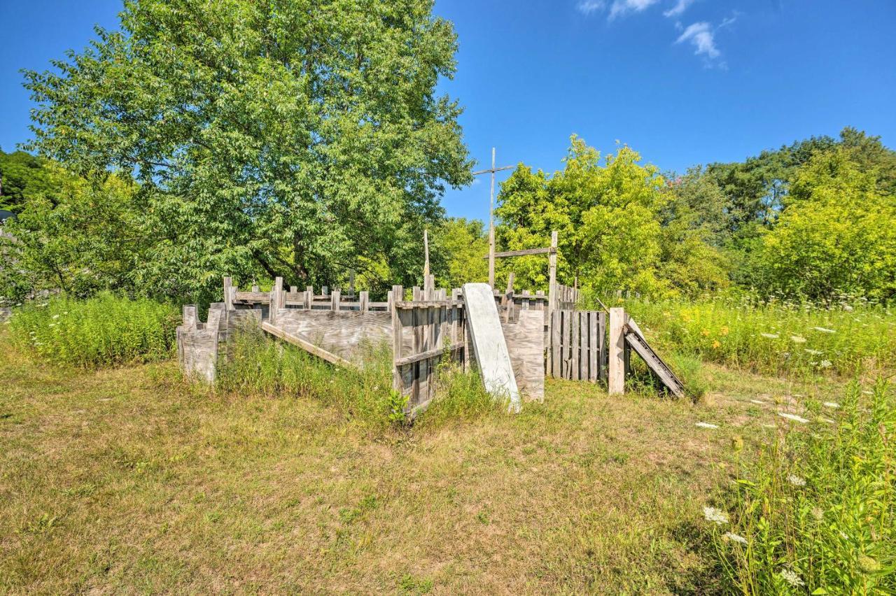 Cozy Wisconsin Studio, 11 Mi To Lake Geneva! Burlington エクステリア 写真